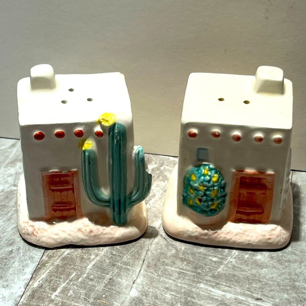 Otagiri Figi Adobe House vintage Salt & Pepper Shakers